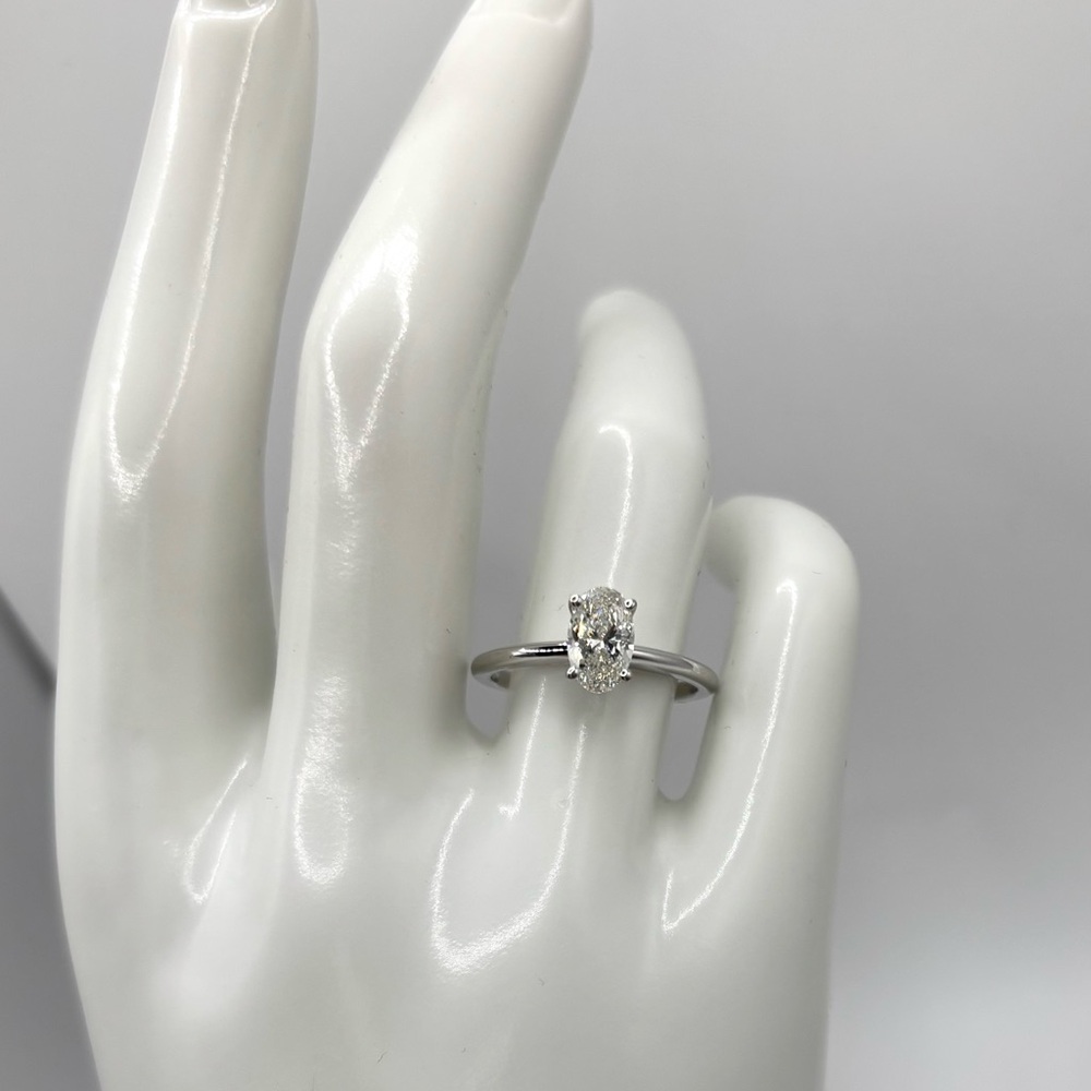 Oval Diamond Solitaire Engagement Ring 14k White Gold 0.90 Carat NWOT - Picture 3 of 15